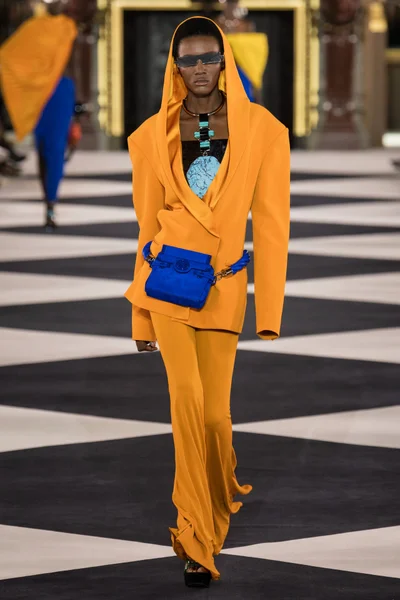 Look 52